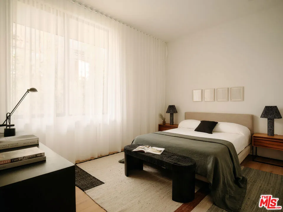 8850 Rosewood Avenue, West Hollywood, California 90048 home-pic-16